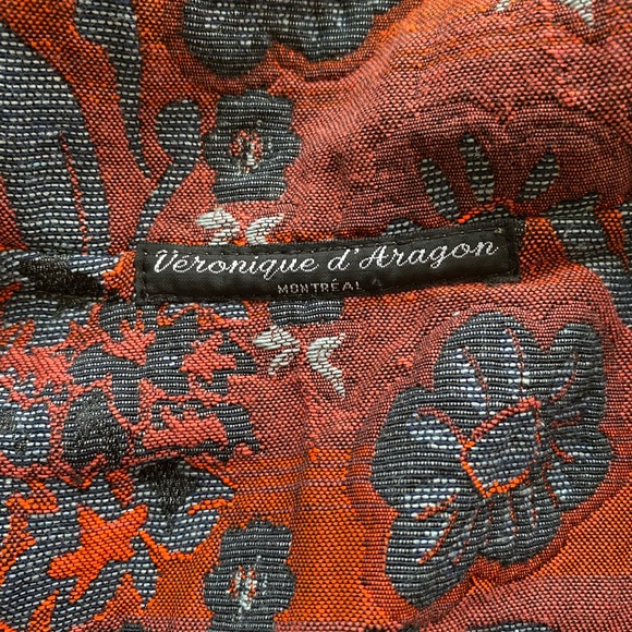 Véronique D’Aragon Reversible Jacket - Picture 5 of 5